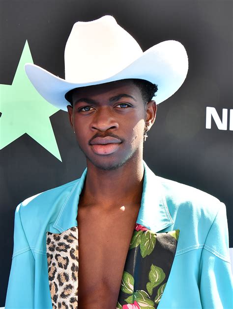 Lil Nas X .
